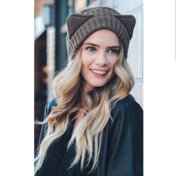 Accessories - DELETING TODAY!!! Cat Ears Sweater Headband